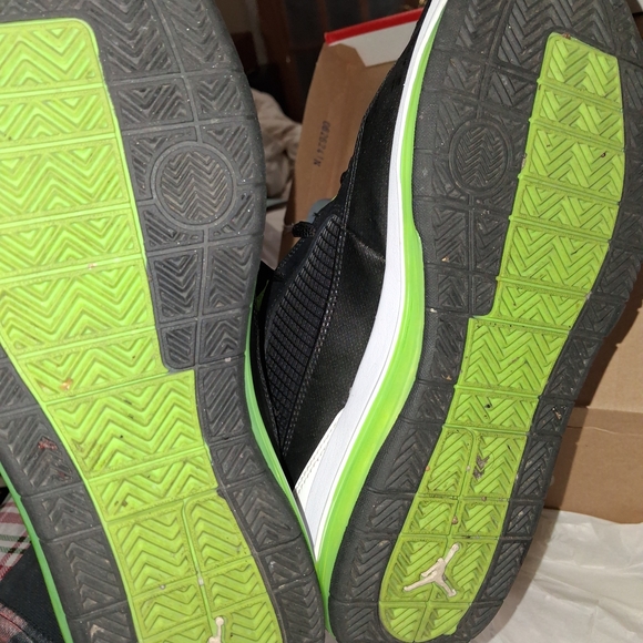 Air Jordan - Picture 3 of 4